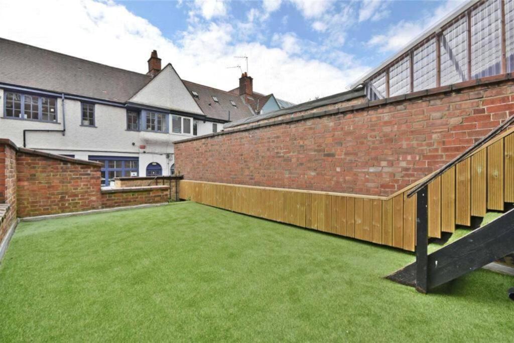 Luxury 3 Bed Apartment - Huge Outdoor Terrace & Amazing Transport Links London Exterior foto